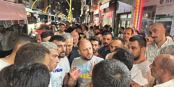 Rize’de Zam İsteyen Dolmuş Esnafı Başkanlarının Gözaltından Çıkarılması İçin Eylem Yaptı