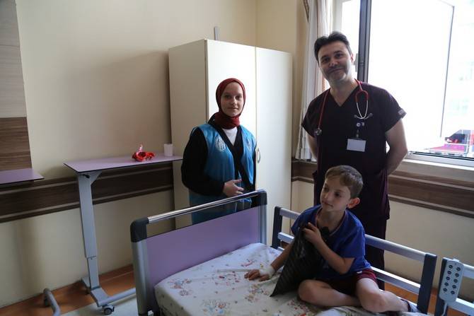 RİBEGEM’den Hasta Çocuklara Moral Ziyareti 16