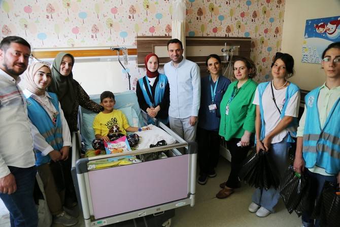 RİBEGEM’den Hasta Çocuklara Moral Ziyareti 3