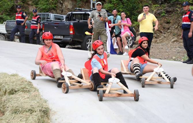 Rize'de 12. Tulum ve Kemençe Festivali gerçekleştirildi 17