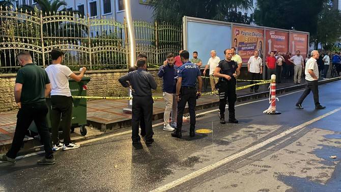 Rize’de bıçaklı saldırı: 1 ölü, 2 yaralı 13