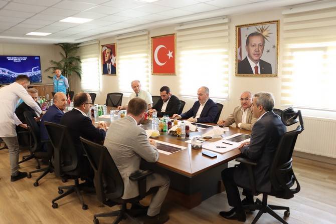 Rize’nin Yeni Valisi İhsan Selim Baydaş Ayağının Tozu İle Yatırımları Yerinde İnceledi 10