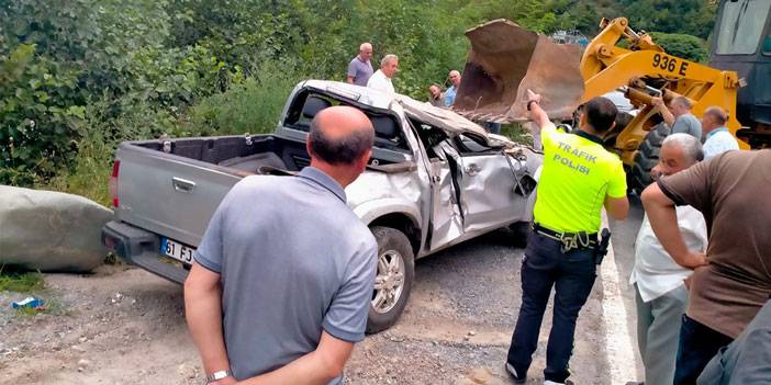 Rize’de kamyonet şarampole yuvarlandı: 1 ölü, 1 yaralı