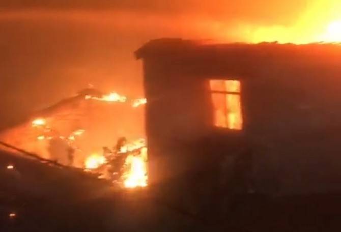 Çanakkale'de yangın evlere ulaştı, evler alev alev yanıyor 5