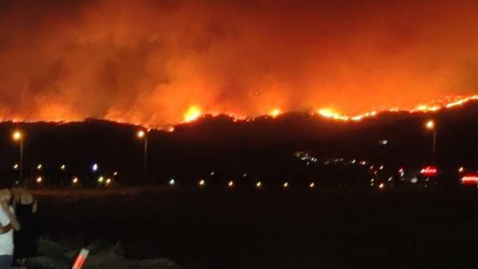 Çanakkale'de yangın evlere ulaştı, evler alev alev yanıyor 6