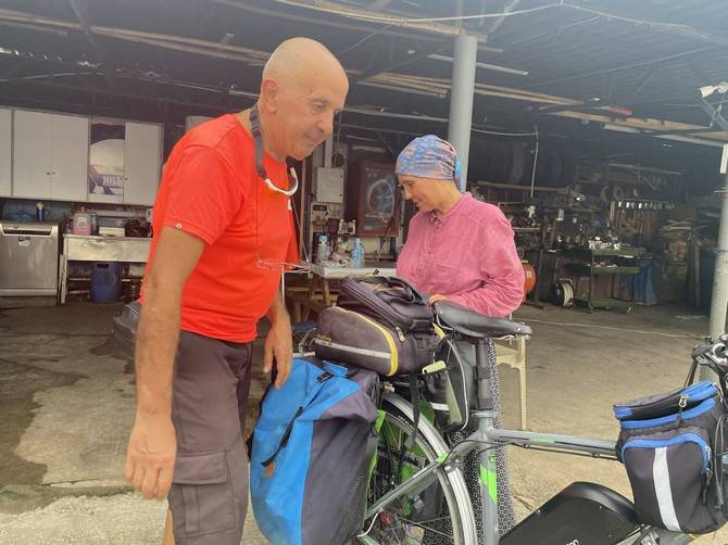 Emekli çift, yeni hayatlarına pedallıyor 3
