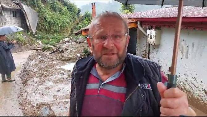 Rize'de şiddetli yağış etkili oldu 2