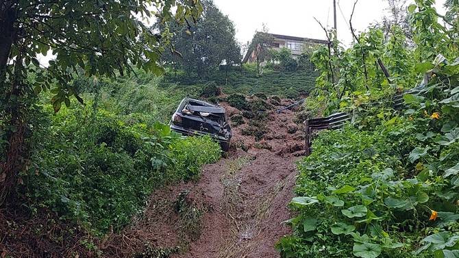 Rize'de şiddetli yağış etkili oldu 4