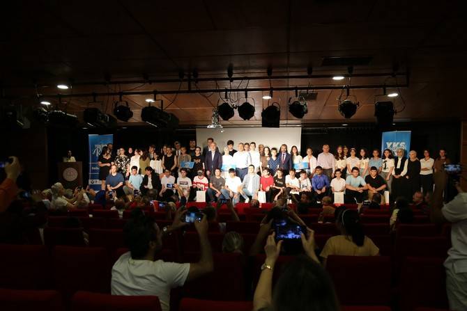LGS ve YKS'de Rize'den Dereceye Giren Öğrencilere Ödülleri Takdim Edildi 23