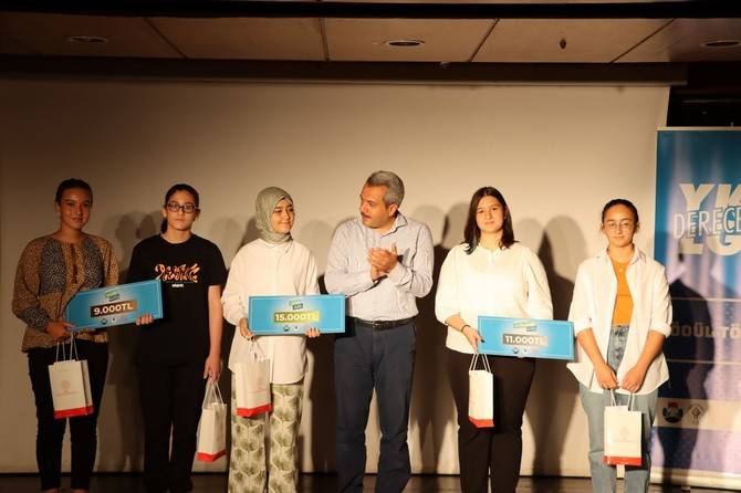 LGS ve YKS'de Rize'den Dereceye Giren Öğrencilere Ödülleri Takdim Edildi 24