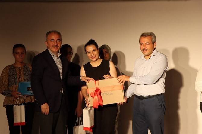 LGS ve YKS'de Rize'den Dereceye Giren Öğrencilere Ödülleri Takdim Edildi 26