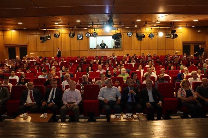 LGS ve YKS'de Rize'den Dereceye Giren Öğrencilere Ödülleri Takdim Edildi 28