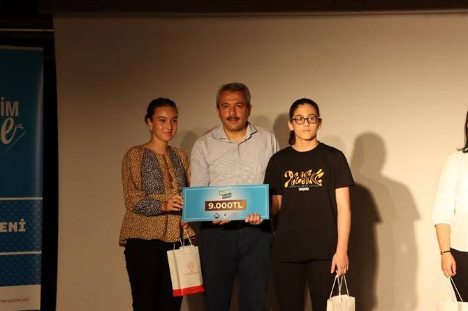 LGS ve YKS'de Rize'den Dereceye Giren Öğrencilere Ödülleri Takdim Edildi 34