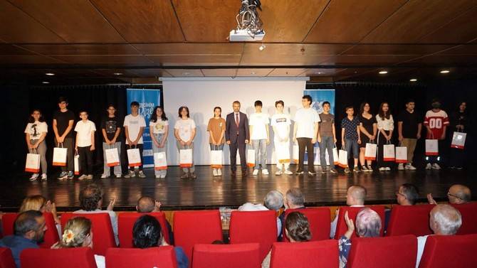 LGS ve YKS'de Rize'den Dereceye Giren Öğrencilere Ödülleri Takdim Edildi 7