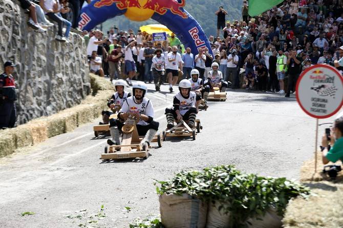Rize'de "14. Geleneksel Red Bull Formulaz Tahta Araba Şenliği" düzenlendi 3