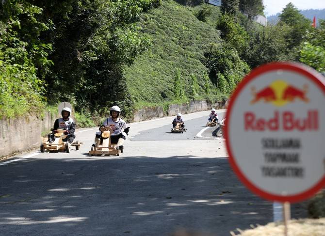 Rize'de "14. Geleneksel Red Bull Formulaz Tahta Araba Şenliği" düzenlendi 5