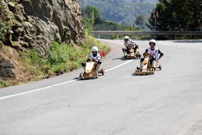 Rize'de "14. Geleneksel Red Bull Formulaz Tahta Araba Şenliği" düzenlendi 8
