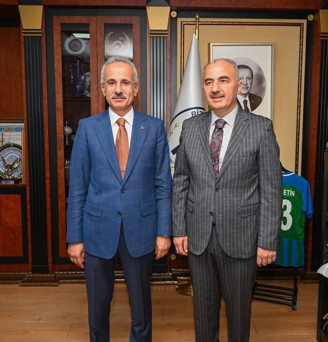 Ulaştırma ve Altyapı Bakanı Abdulkadir Uraloğlu, Rize'de 17