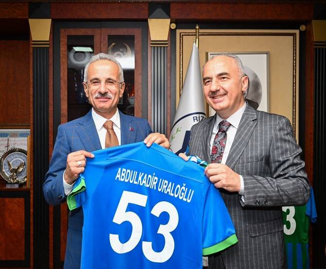 Ulaştırma ve Altyapı Bakanı Abdulkadir Uraloğlu, Rize'de 8