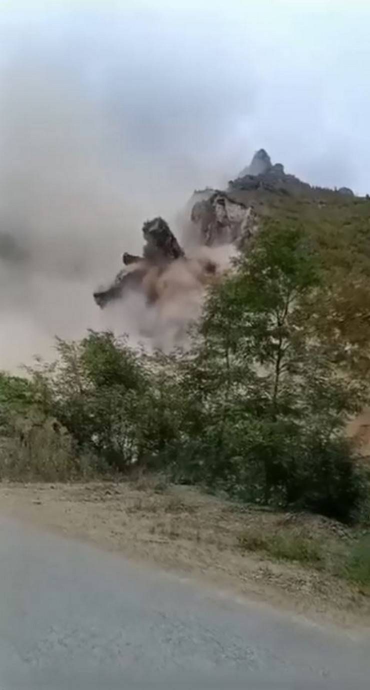 Trabzon'da taş ocağında heyelan 21