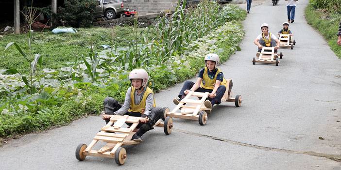 Rize'de tahta arabalar Laz Rallide yarıştı