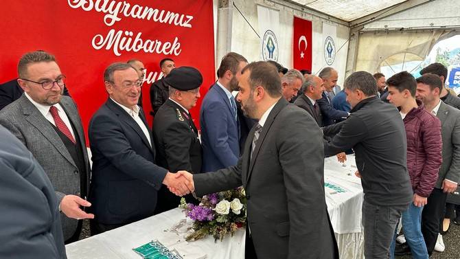 Rize'de bayramlaşma töreninde protokol ile vatandaşlar bir araya geldi 29