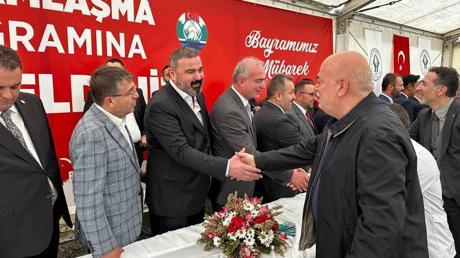 Rize'de bayramlaşma töreninde protokol ile vatandaşlar bir araya geldi 31