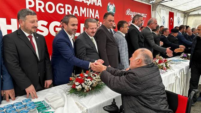 Rize'de bayramlaşma töreninde protokol ile vatandaşlar bir araya geldi 34