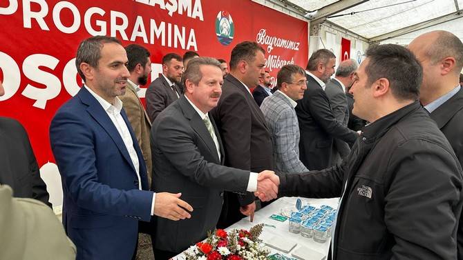 Rize'de bayramlaşma töreninde protokol ile vatandaşlar bir araya geldi 43