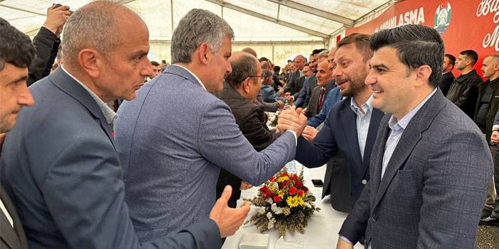 Rize'de bayramlaşma töreninde protokol ile vatandaşlar bir araya geldi