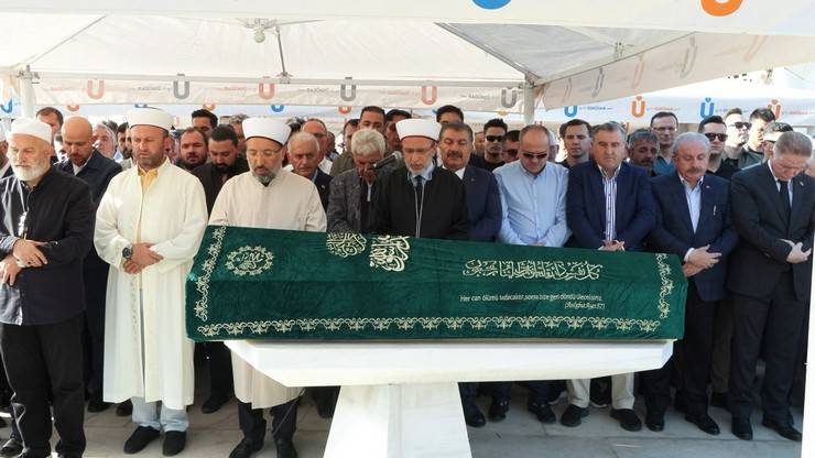 Cumhurbaşkanı Erdoğan’ın kuzeni Mehmet Mutlu son yolculuğuna uğurlandı 12