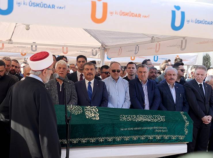 Cumhurbaşkanı Erdoğan’ın kuzeni Mehmet Mutlu son yolculuğuna uğurlandı 2