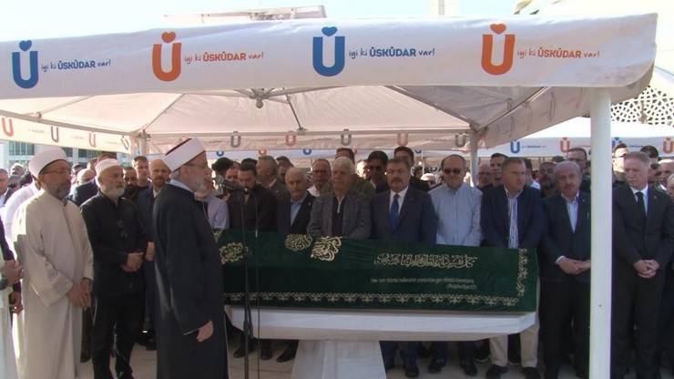 Cumhurbaşkanı Erdoğan’ın kuzeni Mehmet Mutlu son yolculuğuna uğurlandı 5