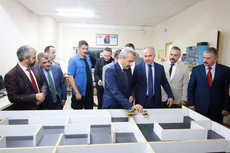 15. MEB Robot Yarışması Rize Şampiyonlarına Ödülleri Takdim Edildi 10