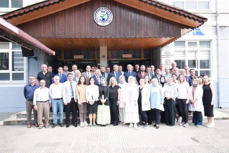 15. MEB Robot Yarışması Rize Şampiyonlarına Ödülleri Takdim Edildi 15