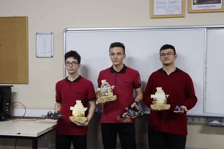 15. MEB Robot Yarışması Rize Şampiyonlarına Ödülleri Takdim Edildi 21