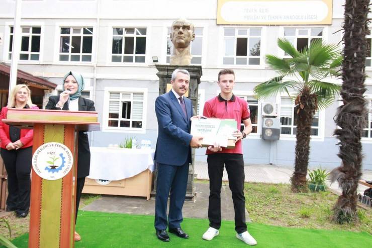 15. MEB Robot Yarışması Rize Şampiyonlarına Ödülleri Takdim Edildi 6