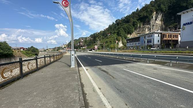 Rize'de Yağışlar Sonrası Yollar ve Derelerde İnceleme 1