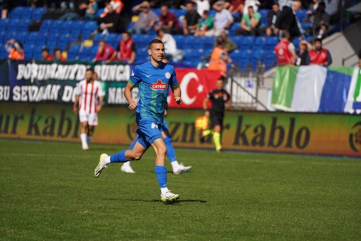 Çaykur Rizespor - Yilport Samsunspor maçından kareler 17