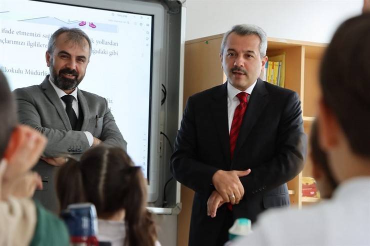 Rize Valisi Baydaş, Öğretmenler Odası Buluşması'nda 9