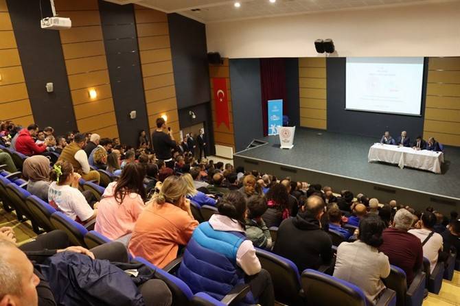 Rize Valisi Baydaş beden eğitimi öğretmenleri ve antrenörlerle bir araya geldi 12