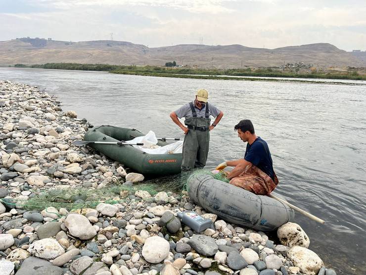 RTEÜ'lü bilim insanları, dünyanın en nadir canlılarından leopar sazanını arıyor 2