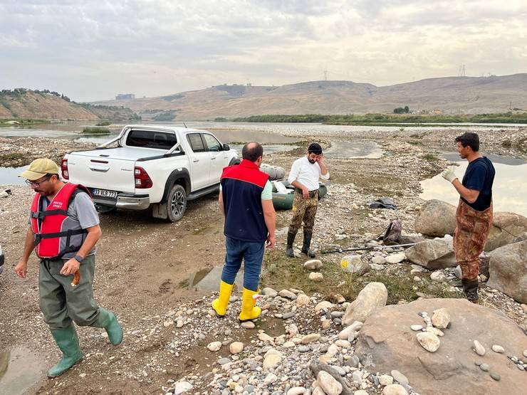 RTEÜ'lü bilim insanları, dünyanın en nadir canlılarından leopar sazanını arıyor 6