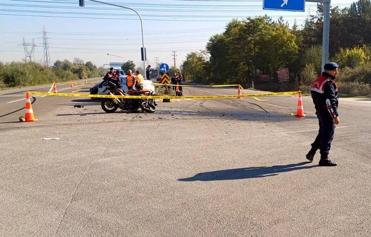 Otomobil ile Çarpışan Motosikletteki Çift, Öldü 5