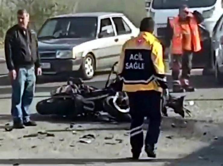 Otomobil ile Çarpışan Motosikletteki Çift, Öldü 9