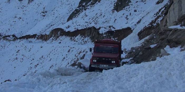 Rize'de Yayla Dönüş Yolunda 'Çığ' Tehlikesi