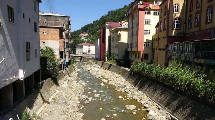 Doğu Karadeniz'de en fazla riskli yapının bulunduğu il Rize 4