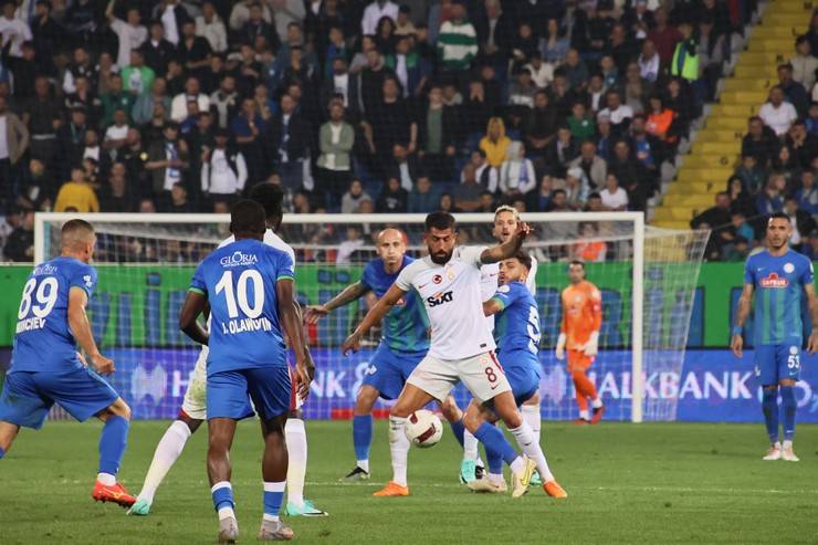 Çaykur Rizespor-Galatasaray maçından kareler 39