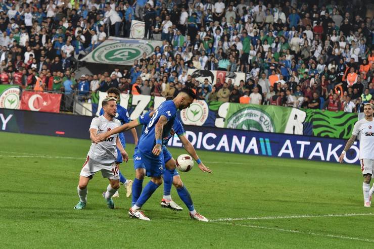 Çaykur Rizespor-Galatasaray maçından kareler 56