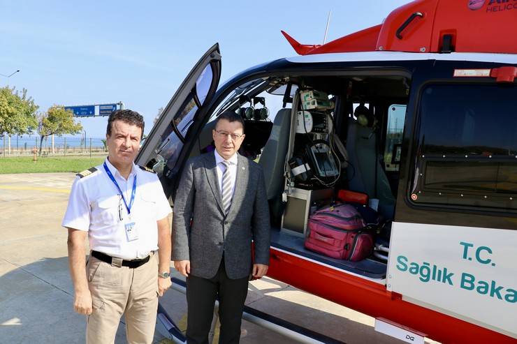 Karadeniz'de ambulans helikopterle 9 ayda 198 hasta taşındı 17
